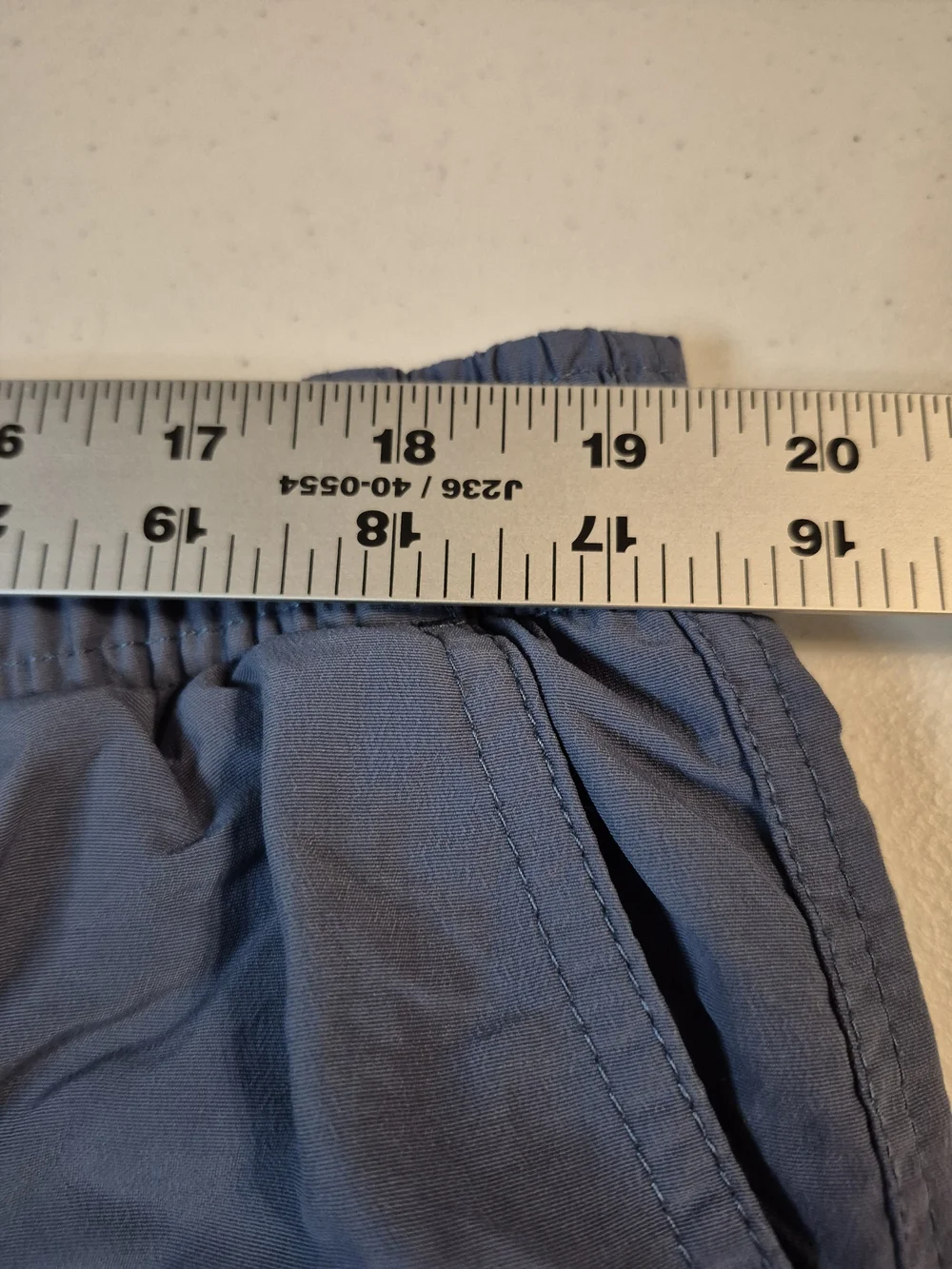 L.L. Bean Men's Blue Cargo Swim Shorts 4835